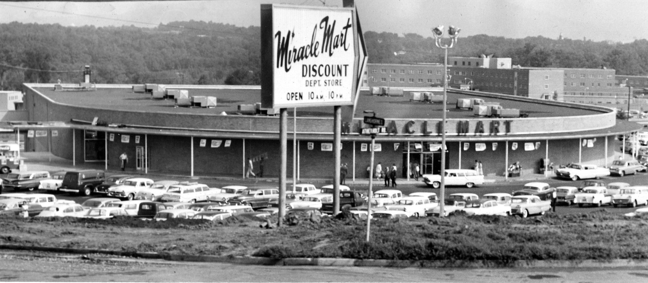 1962-08-15 Miracle Mart